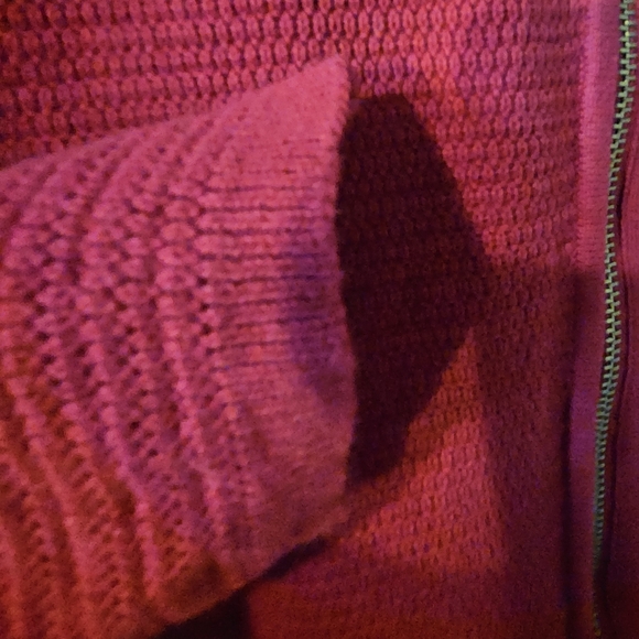 Chico Size 3 Red Knit Sweater Asymmetrical Gold Zipper - Picture 4 of 9